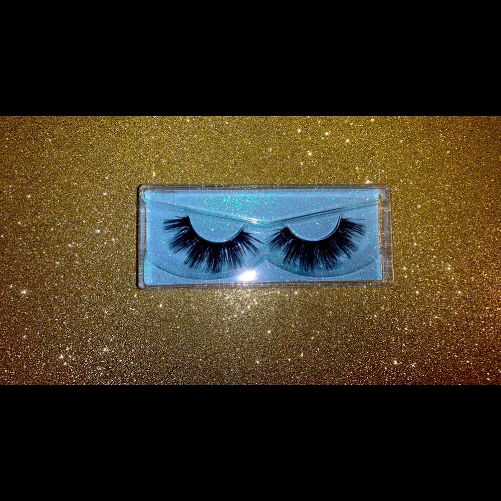 Pop that sh$t mink Lashes.